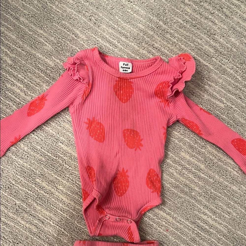 Full famous Pink Strawberry Print Ruffle Shoulder Baby Set (6-9 months) - Picture 3 of 4